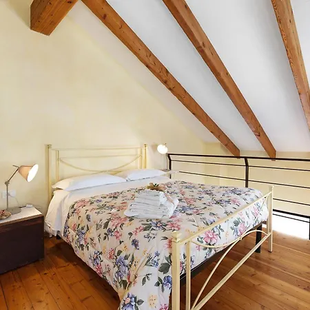 Apartment Melograno La Ferla